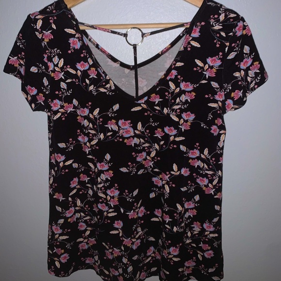 Flowered shirt - Picture 2 of 2